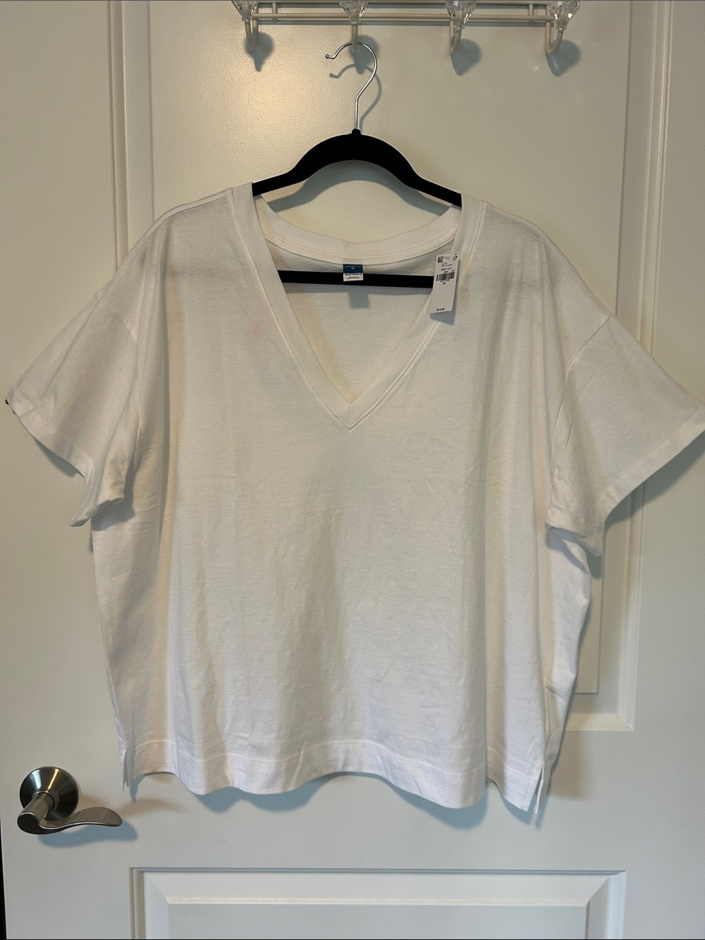 Old Navy Women's Vintage V-Neck Tee Shirt “Calla Lily” White NWT